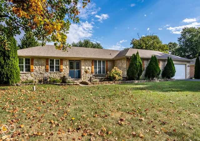 Photo 3 of Single family home for sale at 1401 Westwind Dr, Avon, IN 46123 | MLS# 22130808 | Listing updated on 2026-10-27
