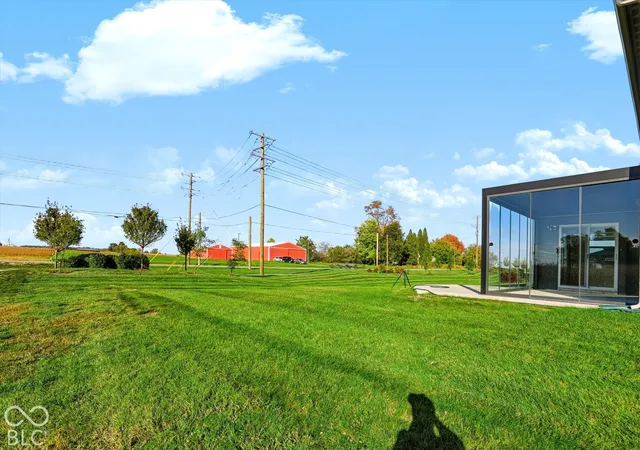 Photo 4 of Sale Pending at 6638 Sugar Crk Ln, Whitestown, IN 46075 | MLS# 22130819 | Listing updated on 2026-10-25