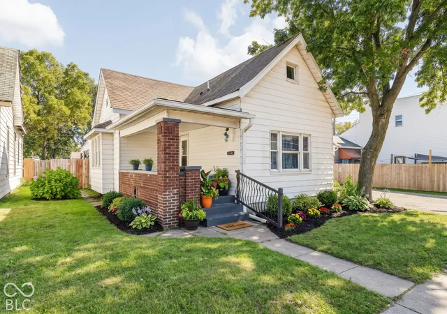 Photo 1 of Single family home for sale at 1721 S East St, Indianapolis, IN 46225 | MLS# 22130821 | Listing updated on 2026-10-12
