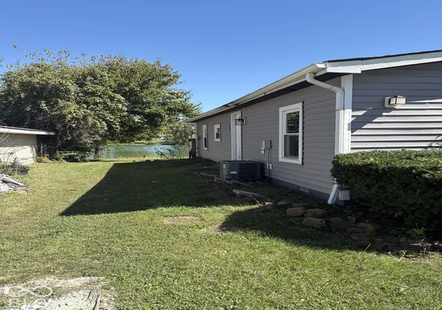 Photo 1 of Sale Pending at 75 Fountain Lake Dr, Greenfield, IN 46140 | MLS# 22130822 | Listing updated on 2026-10-20