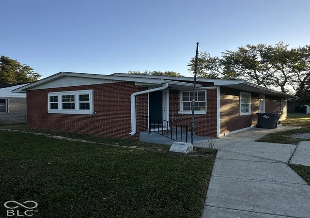 Photo 1 of Single family home for sale at 1025 S Roena, Indianapolis, IN 46241 | MLS# 22130825 | Listing updated on 2026-10-09