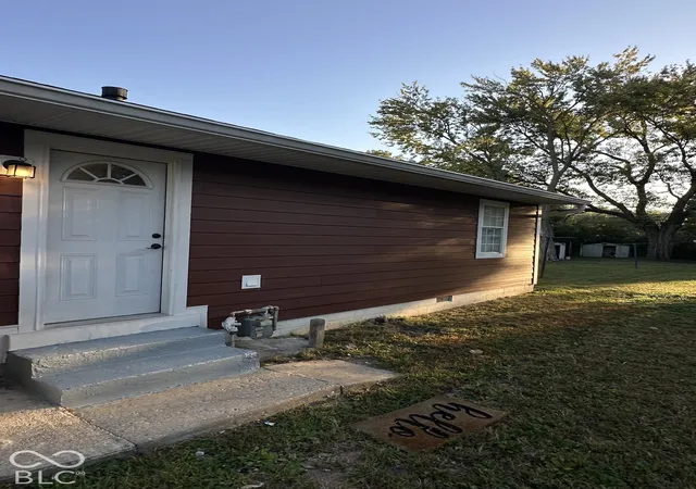 Photo 2 of Single family home for sale at 1025 S Roena, Indianapolis, IN 46241 | MLS# 22130825 | Listing updated on 2026-10-09