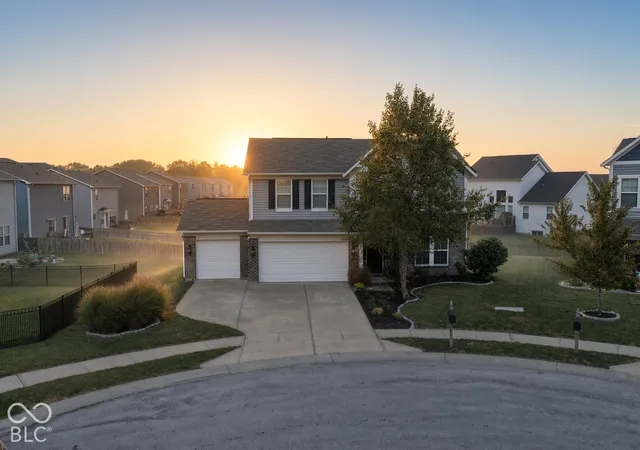 Photo 3 of Single family home for sale at 9802 Violet Cir, Indianapolis, IN 46239 | MLS# 22130834 | Listing updated on 2026-10-15