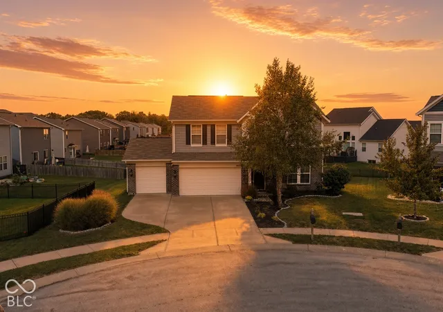 Photo 3 of Single family home for sale at 9802 Violet Cir, Indianapolis, IN 46239 | MLS# 22130834 | Listing updated on 2026-10-15