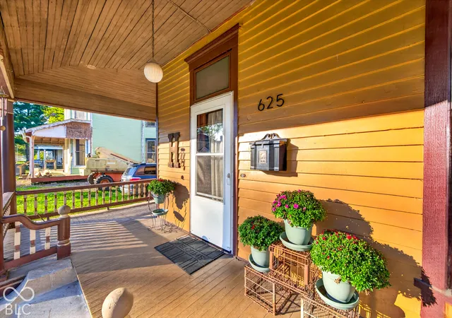 Photo 1 of Single family home for sale at 625 N Chestnut St, Seymour, IN 47274 | MLS# 22130836 | Listing updated on 2026-10-10