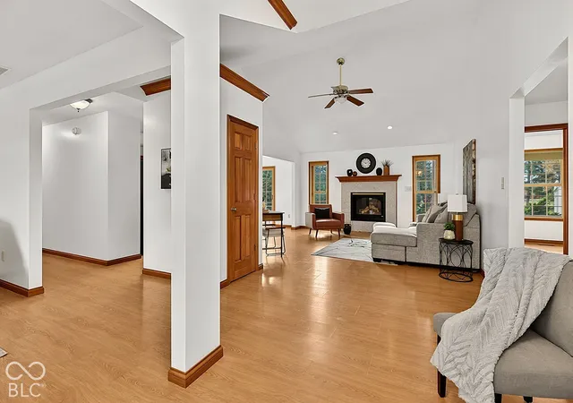 Photo 3 of Sale Pending at 286 N Summerfield Dr, Greenfield, IN 46140 | MLS# 22130842 | Listing updated on 2026-10-16