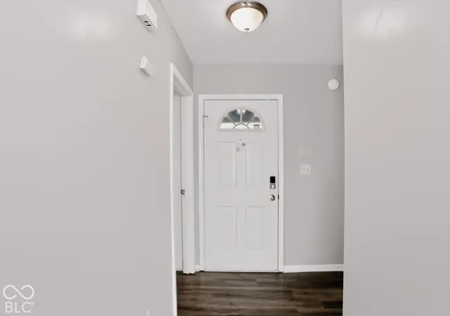 Photo 4 of Single family home for sale at 11813 Shannon Pointe Rd, Indianapolis, IN 46229 | MLS# 22130850 | Listing updated on 2026-10-30