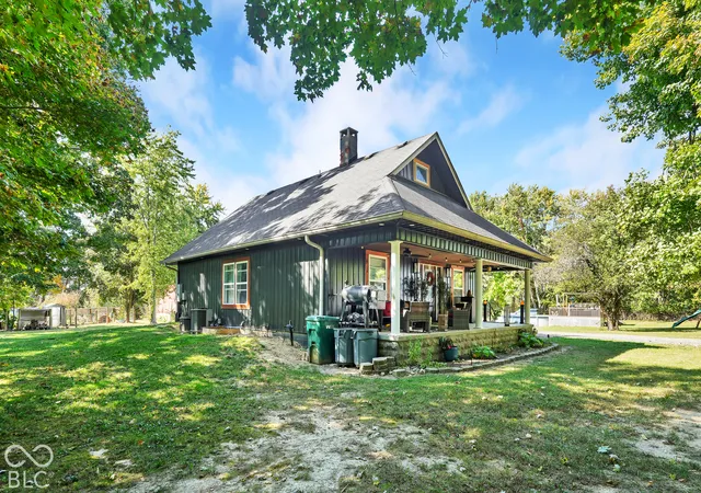 Photo 3 of Single family home for sale at 9686 N Measel Rd, Stilesville, IN 46180 | MLS# 22130874 | Listing updated on 2026-10-27