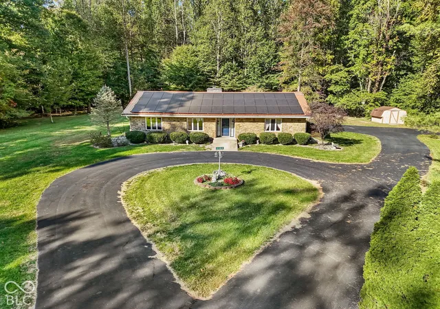 Photo 3 of Single family home for sale at 2500 S Edgewood Cvs, Martinsville, IN 46151 | MLS# 22130875 | Listing updated on 2026-10-20