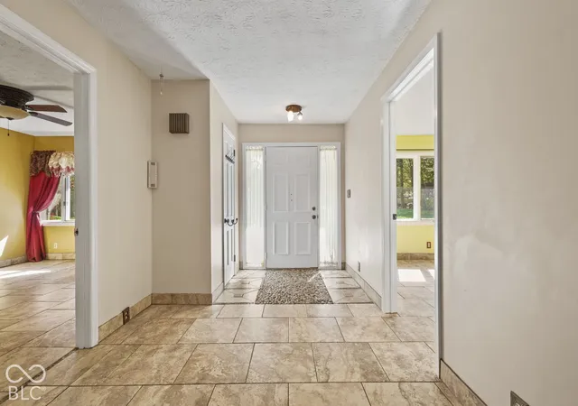 Photo 3 of Single family home for sale at 2500 S Edgewood Cvs, Martinsville, IN 46151 | MLS# 22130875 | Listing updated on 2026-10-20