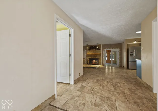 Photo 4 of Single family home for sale at 2500 S Edgewood Cvs, Martinsville, IN 46151 | MLS# 22130875 | Listing updated on 2026-10-20