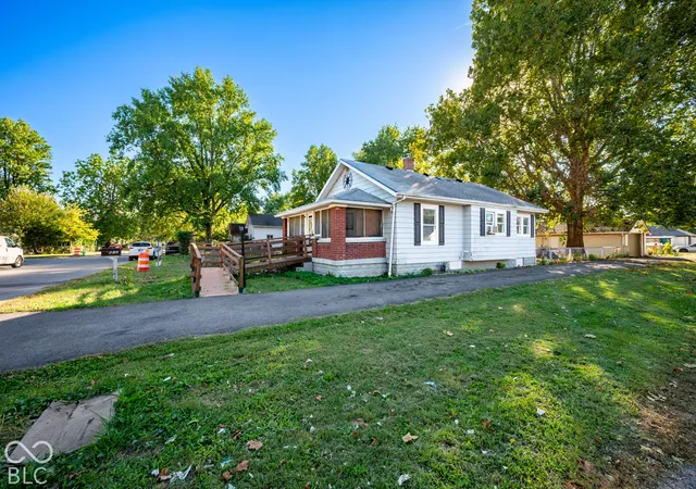 Photo 4 of Single family home for sale at 802 S Rybolt Ave, Indianapolis, IN 46241 | MLS# 22130879 | Listing updated on 2026-10-10