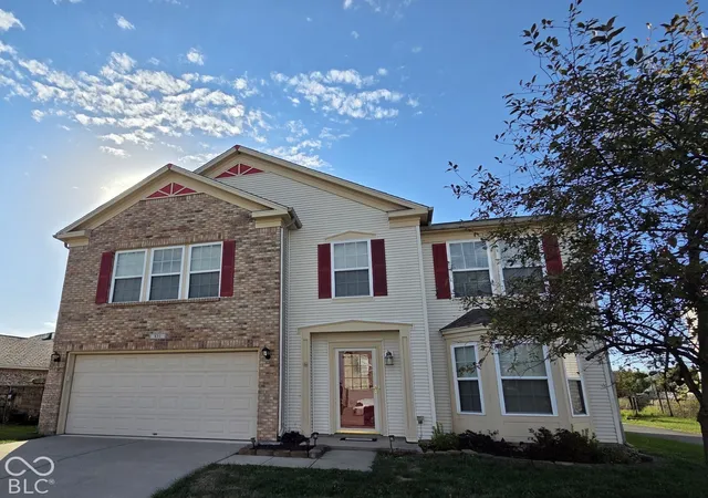 Photo 1 of Single family home for sale at 831 Highpointe Blvd, Shelbyville, IN 46176 | MLS# 22130881 | Listing updated on 2026-10-10