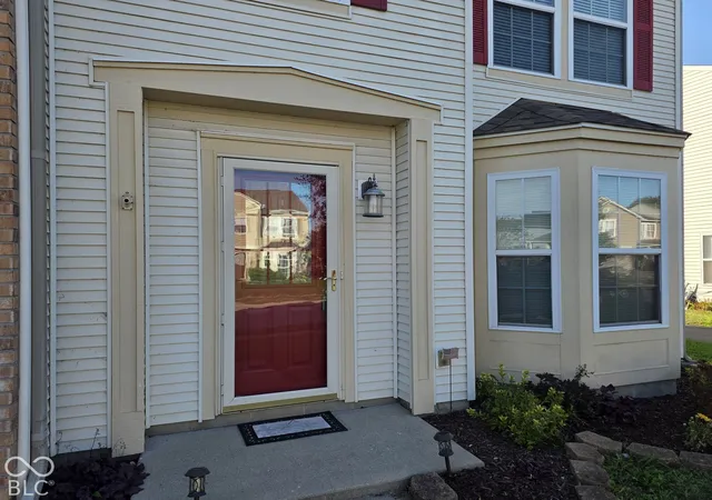 Photo 2 of Single family home for sale at 831 Highpointe Blvd, Shelbyville, IN 46176 | MLS# 22130881 | Listing updated on 2026-10-10