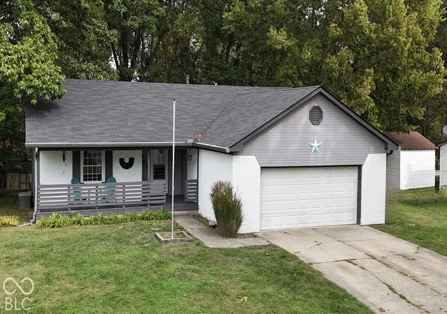 Photo 4 of Single family home for sale at 5704 Milhouse Rd, Indianapolis, IN 46221 | MLS# 22130882 | Listing updated on 2026-10-10