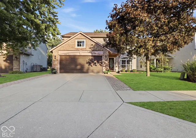 Photo 1 of Sale Pending at 6725 Wimbledon Dr, Zionsville, IN 46077 | MLS# 22130885 | Listing updated on 2026-10-16