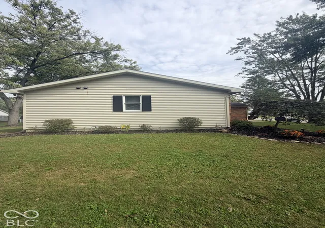 Photo 3 of Single family home for sale at 1112 Ranch Rd, Connersville, IN 47331 | MLS# 22130886 | Listing updated on 2026-10-12