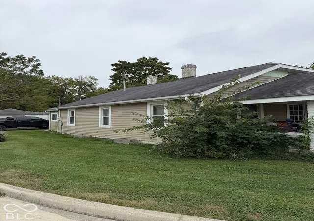 Photo 3 of Sale Pending at 307 N Lincoln Rd, Rockville, IN 47872 | MLS# 22130914 | Listing updated on 2026-10-12