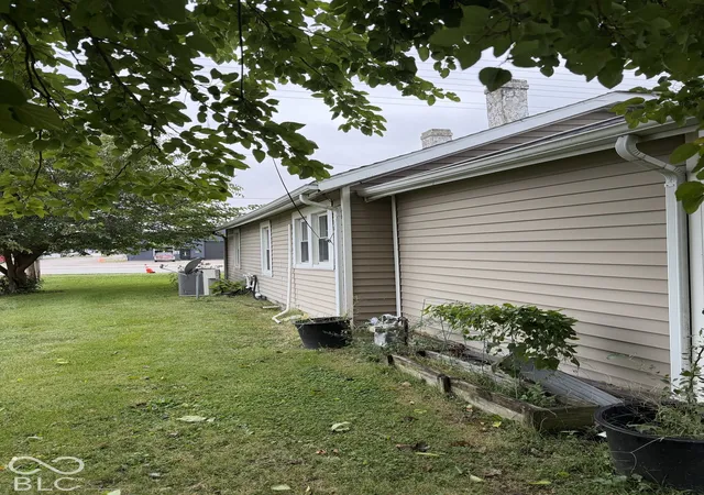 Photo 4 of Sale Pending at 307 N Lincoln Rd, Rockville, IN 47872 | MLS# 22130914 | Listing updated on 2026-10-12