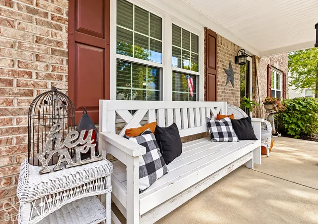Photo 3 of Single family home for sale at 10836 Standish Pl, Noblesville, IN 46060 | MLS# 22130917 | Listing updated on 2026-10-14