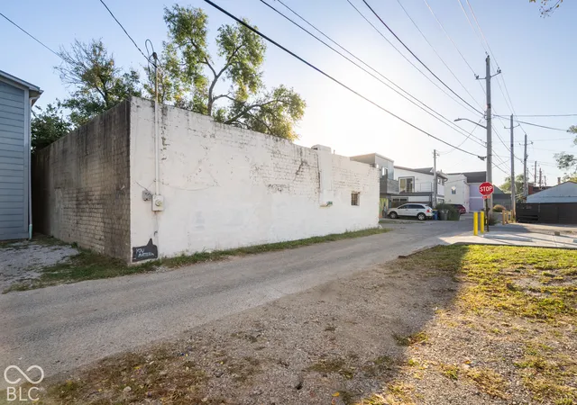 Photo 3 of Land for sale at 1039 Hosbrook St, Indianapolis, IN 46203 | MLS# 22130920 | Listing updated on 2026-10-10