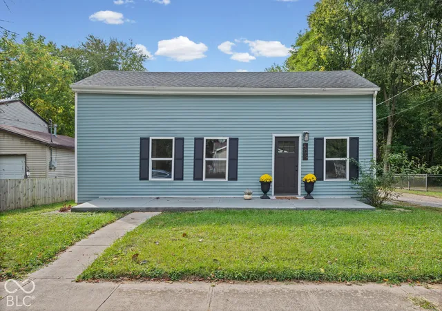Photo 1 of Sale Pending at 409 Covington St, Crawfordsville, IN 47933 | MLS# 22130934 | Listing updated on 2026-10-19