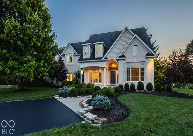 Photo 3 of Mansion for sale at 2 Stone Wall Ln, Zionsville, IN 46077 | MLS# 22130954 | Listing updated on 2026-10-15