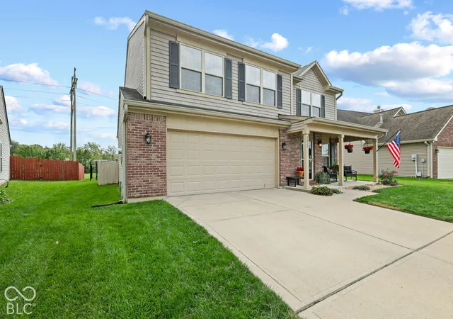 Photo 3 of Single family home for sale at 7829 Sergi Cyn Dr, Indianapolis, IN 46217 | MLS# 22130955 | Listing updated on 2026-10-21