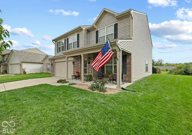 Photo 4 of Single family home for sale at 7829 Sergi Cyn Dr, Indianapolis, IN 46217 | MLS# 22130955 | Listing updated on 2026-10-21