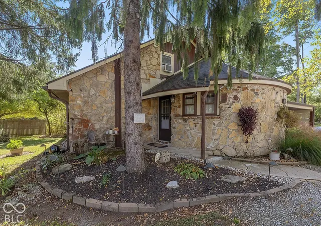 Photo 1 of Single family home for sale at 629 W 200 North, Greenfield, IN 46140 | MLS# 22130956 | Listing updated on 2026-10-14