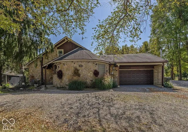 Photo 2 of Single family home for sale at 629 W 200 North, Greenfield, IN 46140 | MLS# 22130956 | Listing updated on 2026-10-14