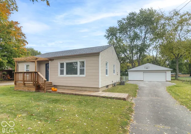 Photo 2 of Single family home for sale at 515 Delbrick Ln, Indianapolis, IN 46229 | MLS# 22130974 | Listing updated on 2026-10-30