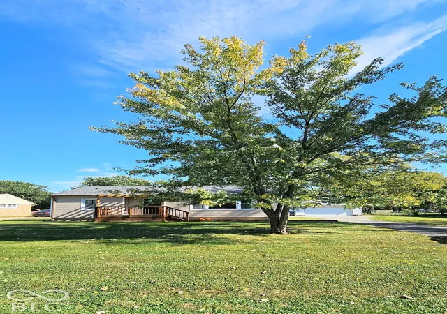 Photo 3 of Single family home for sale at 515 Delbrick Ln, Indianapolis, IN 46229 | MLS# 22130974 | Listing updated on 2026-10-30