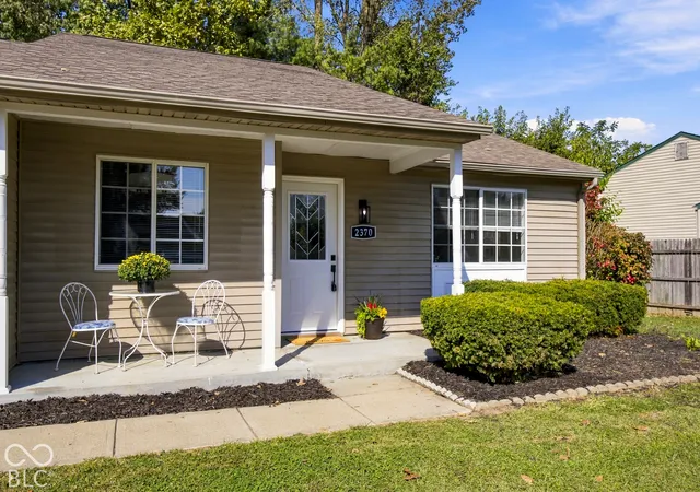 Photo 3 of Single family home for sale at 2370 Farmstead Dr, Columbus, IN 47201 | MLS# 22130979 | Listing updated on 2026-10-14