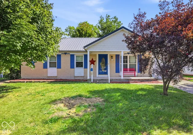 Single family home for sale at 1615 Avenue E St, Elwood, IN 46036 | MLS# 22131003