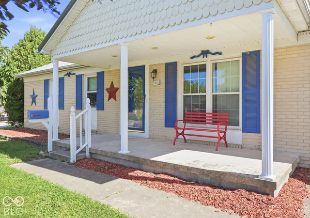 Photo 2 of Single family home for sale at 1615 Avenue E St, Elwood, IN 46036 | MLS# 22131003 | Listing updated on 2026-10-12