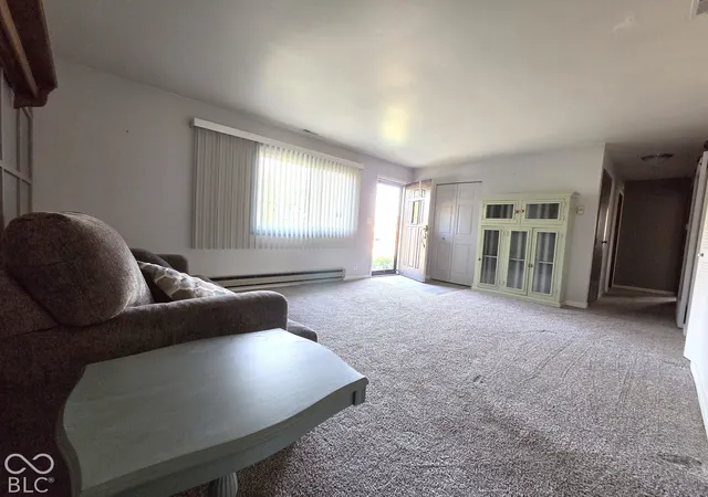 Photo 2 of Single family home for sale at 1221 Elk Ln, Elwood, IN 46036 | MLS# 22131015 | Listing updated on 2026-10-15