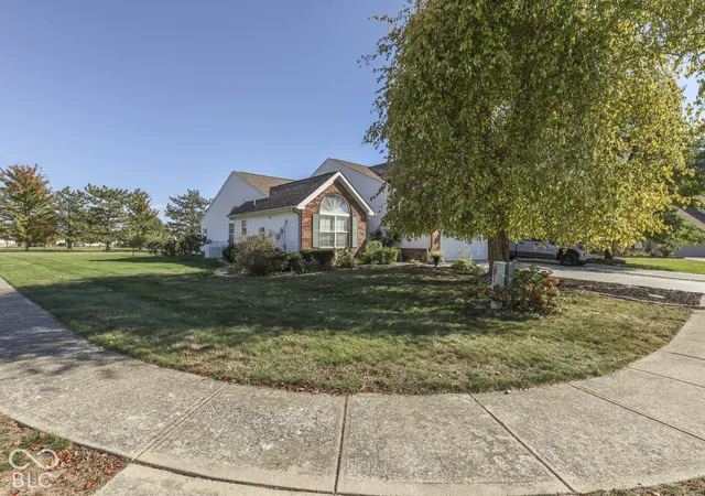 Photo 4 of Single family home for sale at 6037 Riva Ridge Dr, Indianapolis, IN 46237 | MLS# 22131016 | Listing updated on 2026-10-22