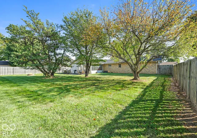 Photo 3 of Sale Pending at 1710 John R Wooden Dr, Martinsville, IN 46151 | MLS# 22131020 | Listing updated on 2026-10-27
