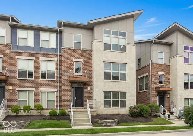 Townhouse for sale at 13062 Grand Vue Dr, Carmel, IN 46032 | MLS# 22131029