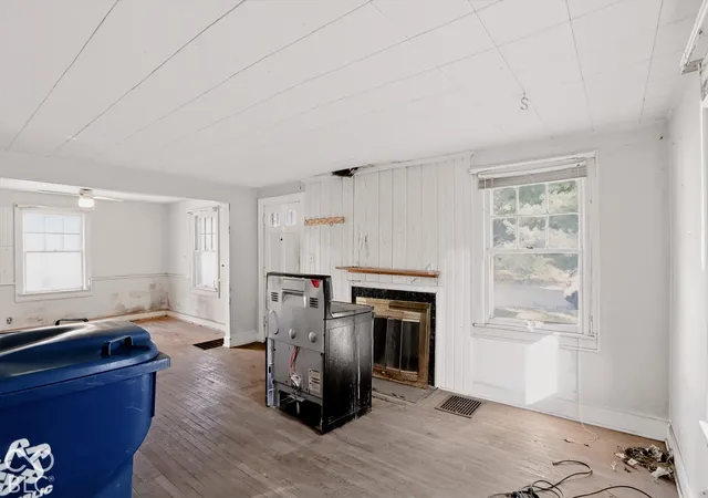 Photo 3 of Sale Pending at 5864 Haverford Ave, Indianapolis, IN 46220 | MLS# 22131041 | Listing updated on 2026-10-23