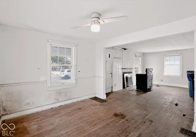 Photo 4 of Sale Pending at 5864 Haverford Ave, Indianapolis, IN 46220 | MLS# 22131041 | Listing updated on 2026-10-23
