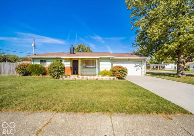 Single family home for sale at 508 Iroquois Dr, Anderson, IN 46012 | MLS# 22131046