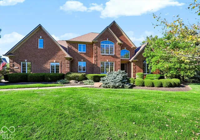 Photo 4 of Single family home for sale at 2830 Towne Dr, Carmel, IN 46032 | MLS# 22131054 | Listing updated on 2026-10-22