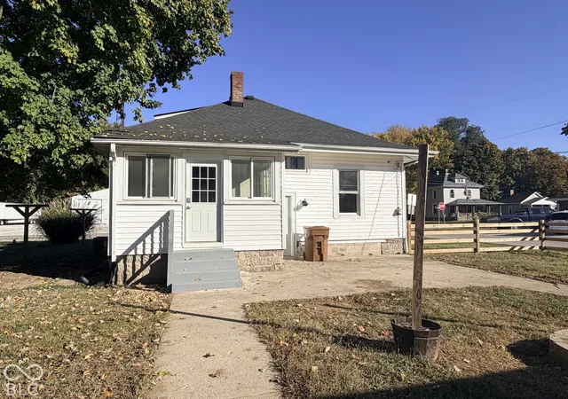 Photo 4 of Single family home for sale at 601 W Washington St, Waynetown, IN 47990 | MLS# 22131067 | Listing updated on 2026-10-23