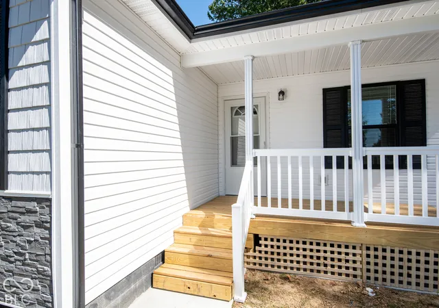Photo 3 of Single family home for sale at 1309 W Gibson St, Austin, IN 47102 | MLS# 22131071 | Listing updated on 2026-10-12