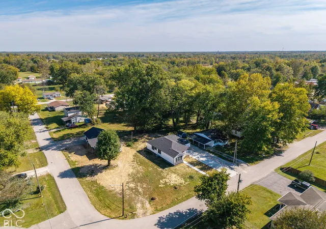 Photo 4 of Single family home for sale at 1309 W Gibson St, Austin, IN 47102 | MLS# 22131071 | Listing updated on 2026-10-12