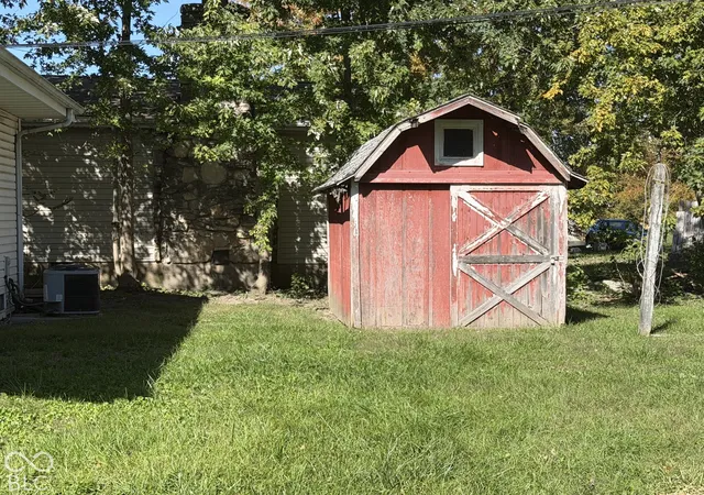 Photo 3 of House for sale at 420 S 25th Street, New Castle, IN 47362 | MLS# 22131087 | Listing updated on 2026-10-21