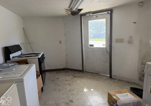 Photo 4 of House for sale at 420 S 25th Street, New Castle, IN 47362 | MLS# 22131087 | Listing updated on 2026-10-21