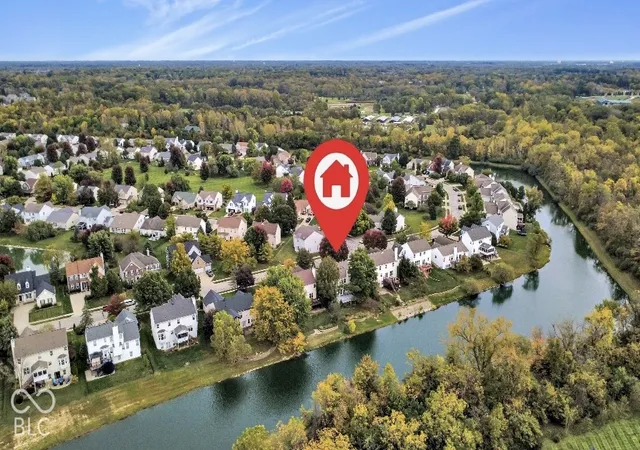 Photo 3 of Sale Pending at 6763 Woodcliff Cir, Zionsville, IN 46077 | MLS# 22131088 | Listing updated on 2026-10-22